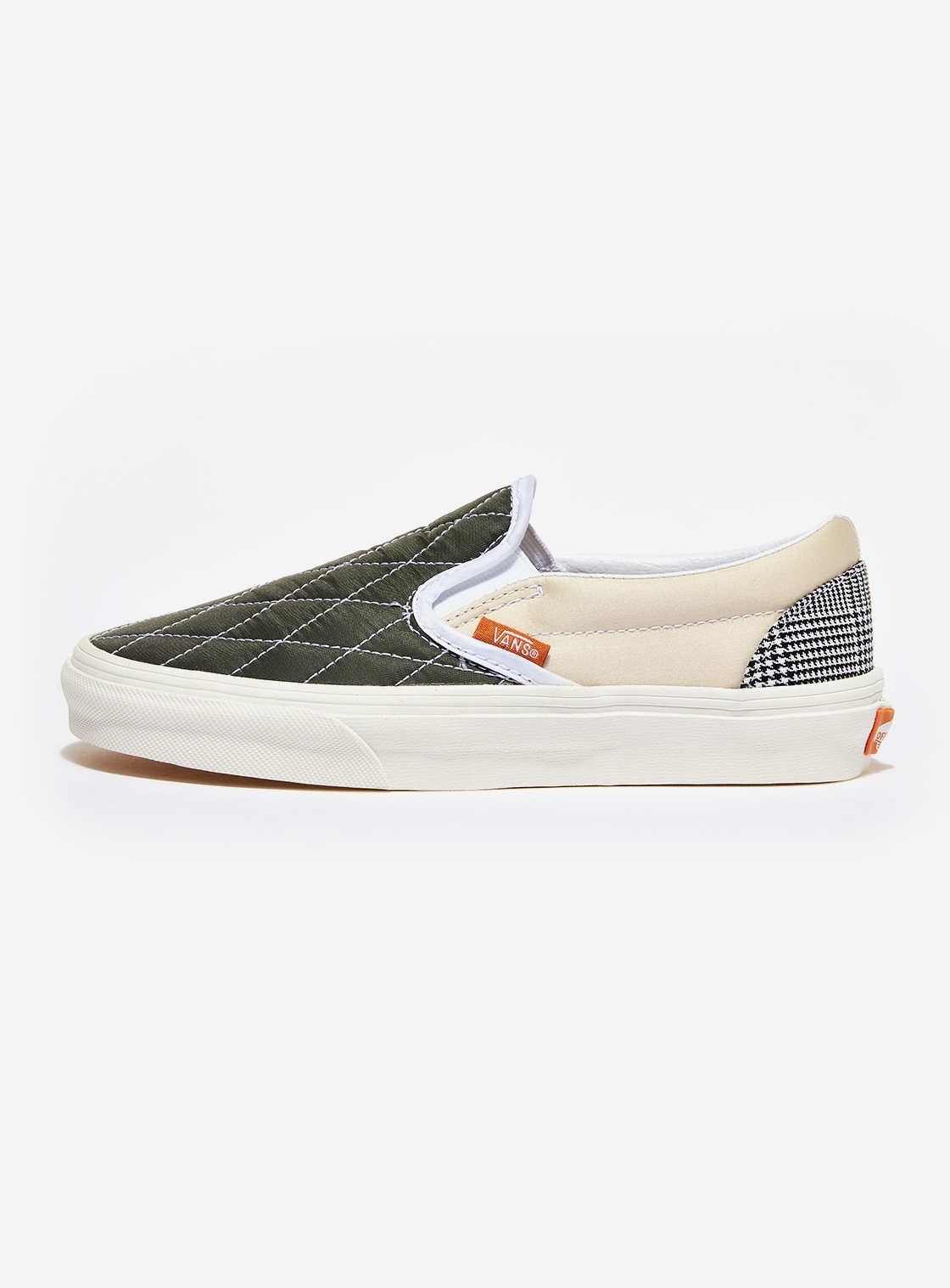 Berat sepatu vans slip hotsell on