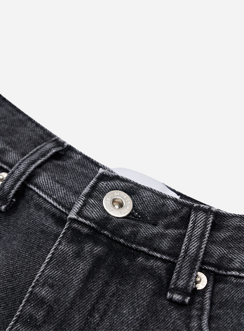 A LOGO EMBLEM PATCH DENIM SHORT PANTS BLACK