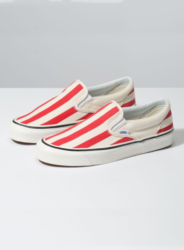 Vans slip on merah discount