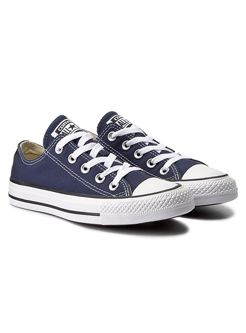 chucks navy low